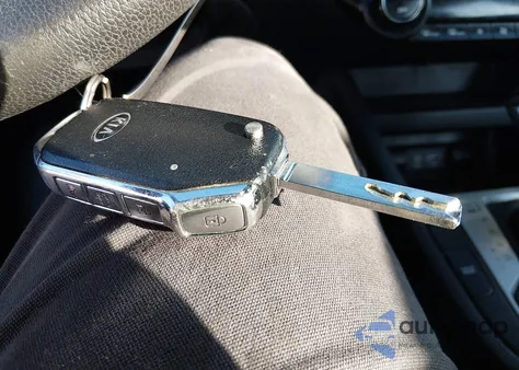 2019 Kia Forte Lxs z USA, uszkodzony, nr VIN 3KPF24AD2KE048901